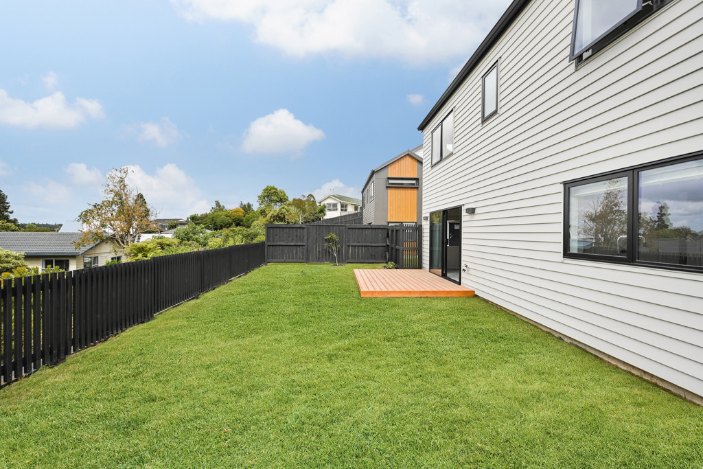 Rear garden and deck at 11 Musselwhite Terrace